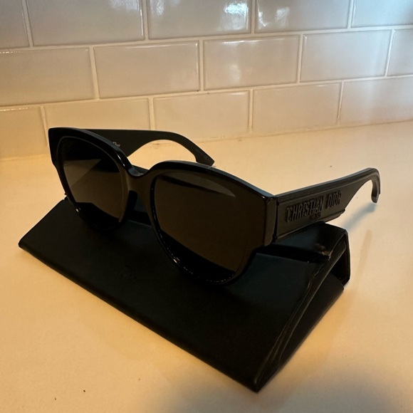 Dior Sunglasses - Picture 4 of 5